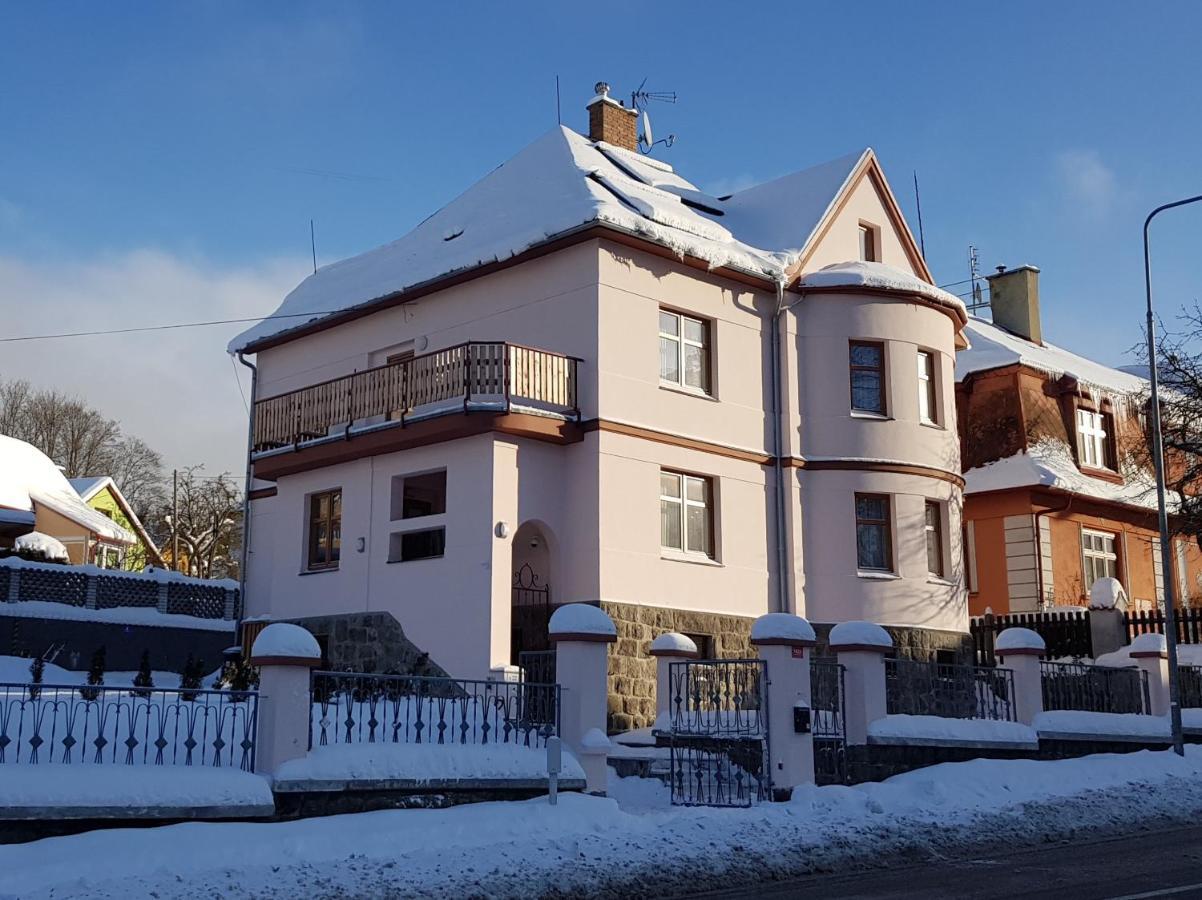 Vila Nejdek - Erzgebirge Aparthotel Kültér fotó